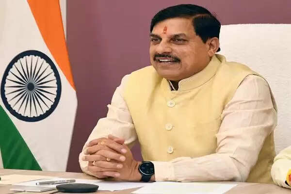 MP News: सीएम मोहन यादव ने नवविवाहित जोड़ों को सफल वैवाहिक जीवन का दिया आशीर्वाद