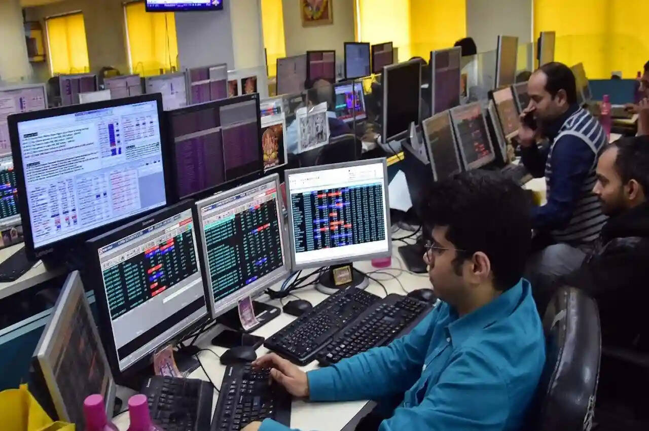 शेयर बाजार में तेजी, Sensex 200 अंक चढ़ा, Nifty 16900 के पार