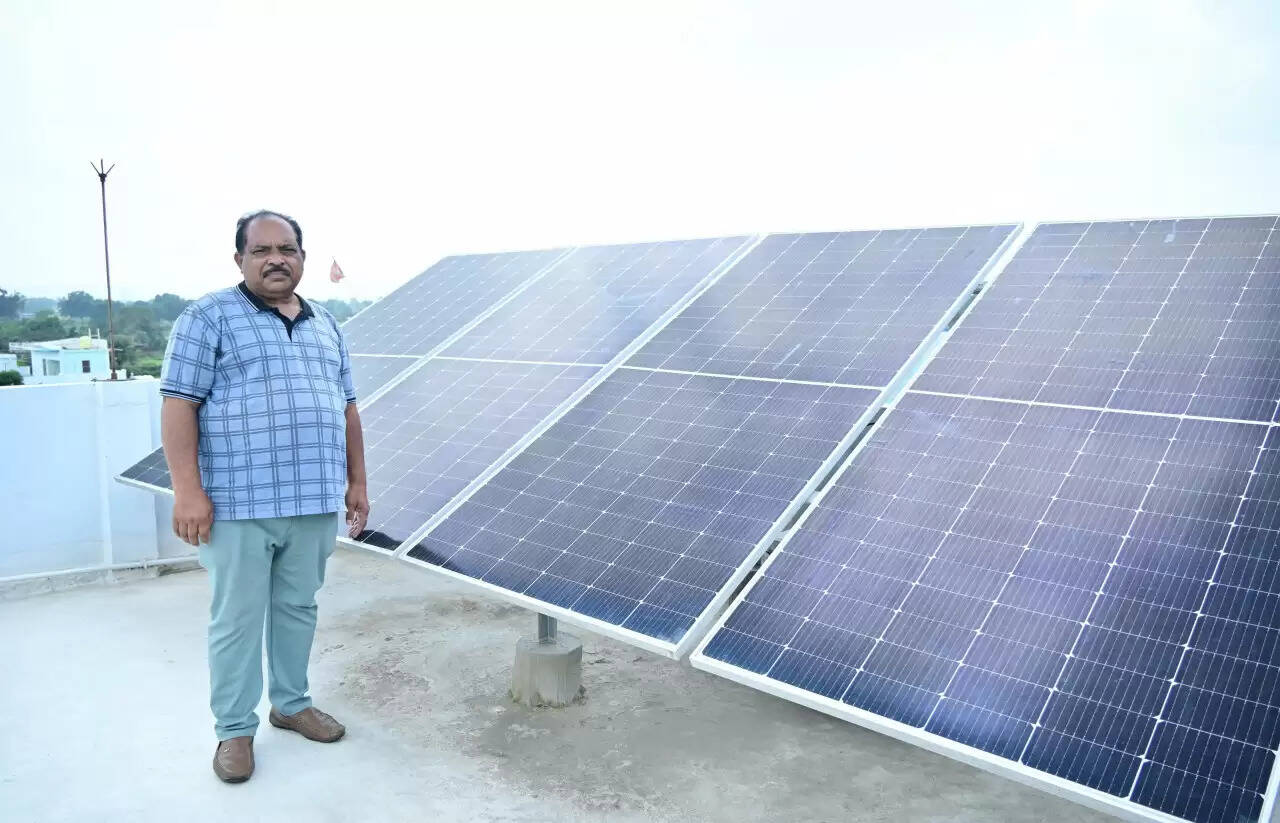 प्रधानमंत्री सूर्यघर-मुफ्त बिजली योजना से सुनीत लाल का बिजली बिल हुआ 0