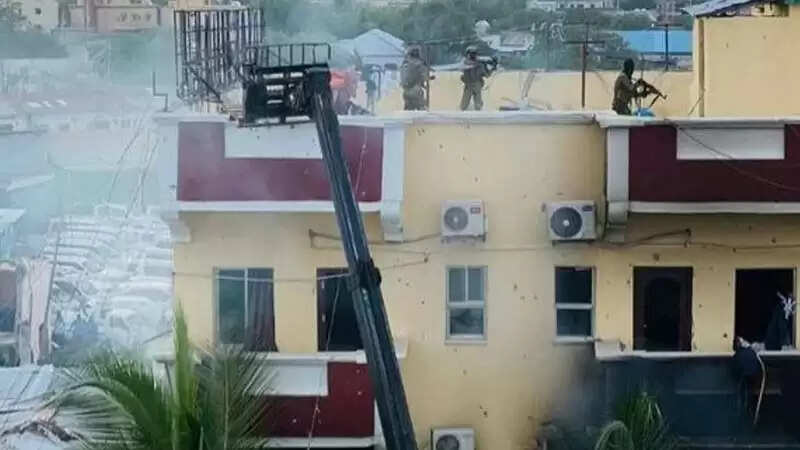  सोमालिया&nbsp;में बंदूकधारियों ने होटल हयात पर बरसाई ताबड़तोड़ गोलियां, हमले में 8 लोगों की मौत, कई लोग घायल