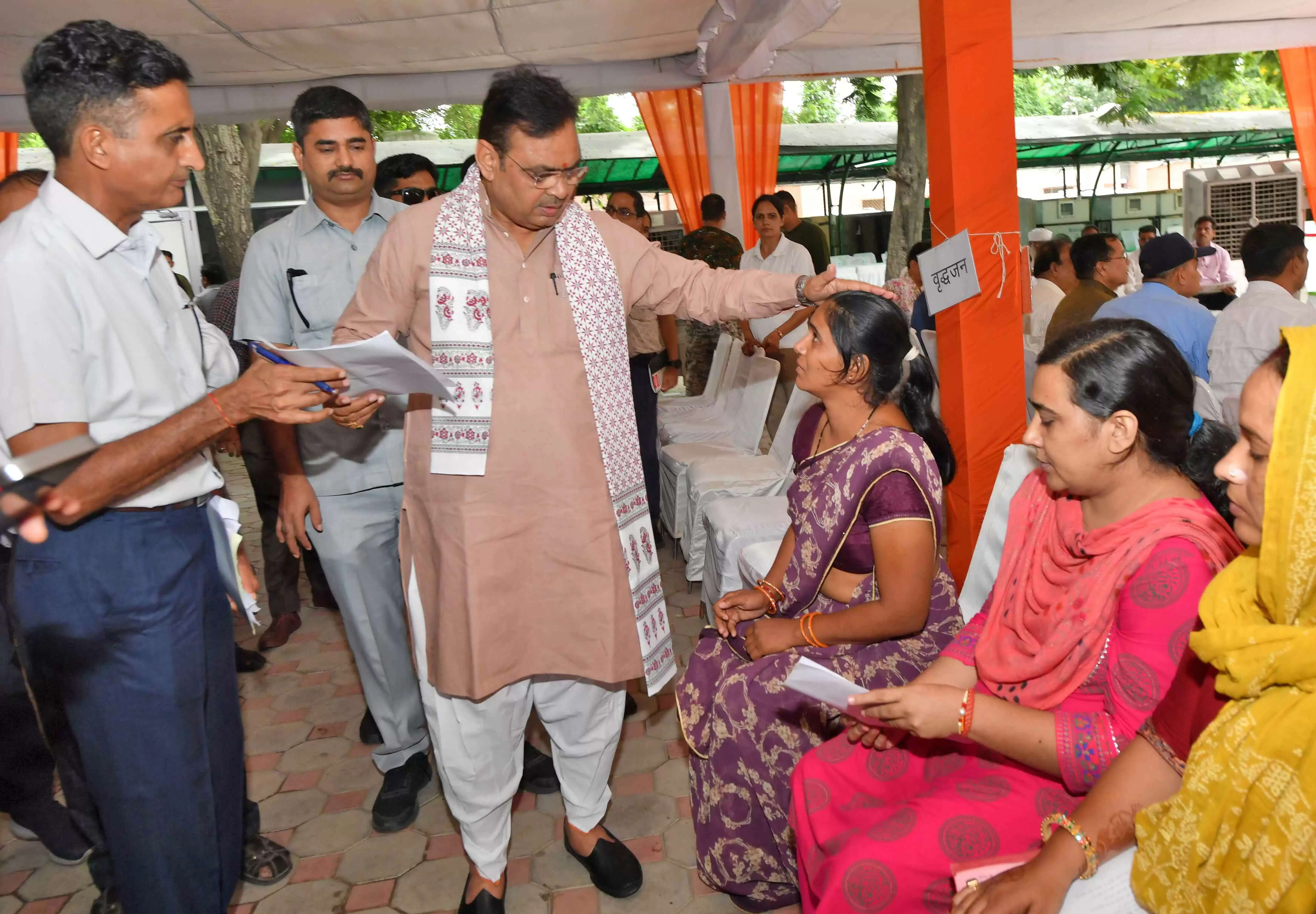 CM भजनलाल शर्मा ने&nbsp;दिव्यांग, बुजुर्ग और महिलाओं की समस्याओं का प्राथमिकता से किया समाधान,&nbsp;आमजन को मिली राहत